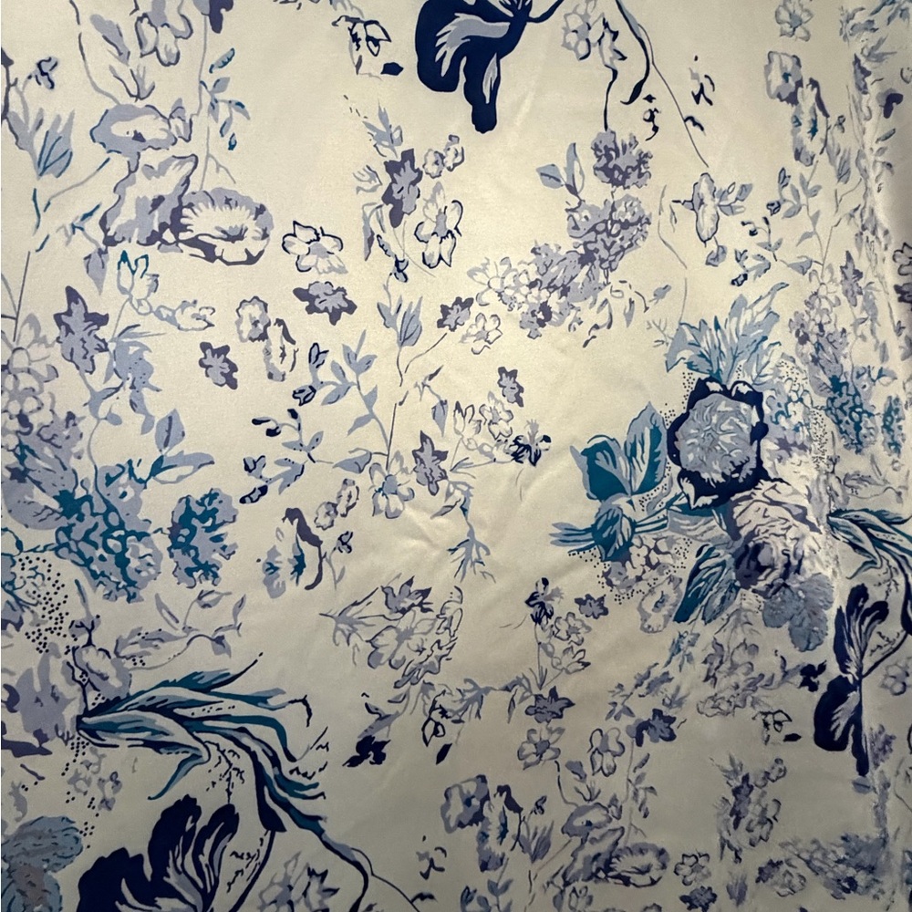 Blue & White Floral Puff-Sleeve Midi Dress - Picture 6 of 13